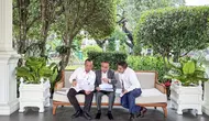 Teddy Ungkap Isi Diskusi dengan Dasco dan Prasetyo di Teras Istana Merdeka