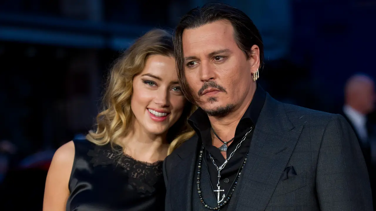 20160526-Mengejutkan, Johnny Depp Digugat Cerai Amber Heard-London