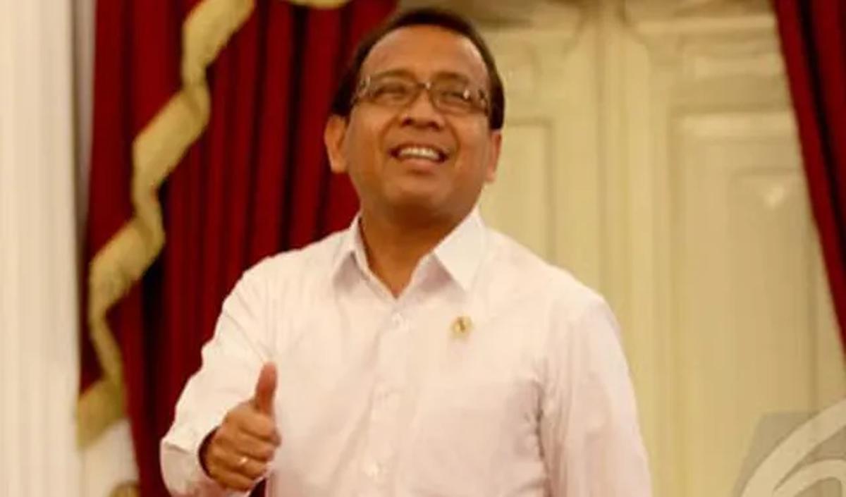 Pratikno memastikan Presiden Jokowi tidak ikut campur soal urusan capres-cawapres. Pratikno juga menekankan Jokowi tak pernah menghalangi siapa pun untuk maju di Pilpres 2024.<br>