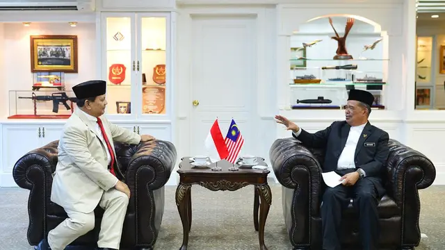 Menteri Pertahanan Prabowo Subianto telah bertemu dengan Menteri Pertahanan Malaysia, Mohammad Bin Sabu pada Kamis (15/11/2019)