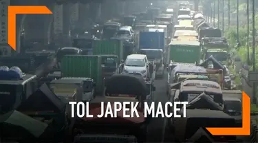 Kemacetan parah di tol cikampek arah Jakarta yang terjadi mulai Selasa (9/4) pagi disebabkan oleh dua truk yang mogok. Jasamarga berikan penjelasan terkait peristiwa ini.
