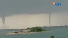 Penampakan tiga angin puting beliung secara bersamaan di wilayah Kepulauan Seribu Senin lalu merupakan fenomena yang langka terjadi.