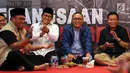 Ketua MPR Zulkifli Hasan, Menteri ESDM Ignasius Jonan, Wakil Ketua MPR Muhaimin Muhaimin Iskandar dan Ketua Pemuda Muhammadiyah Dahnil Anzar Simanjuntak saat Tasyakuran Milad 86 Tahun Pemuda Muhammadiyah, Jakarta, Sabtu (5/5). (Liputan6.com/Johan Tallo)