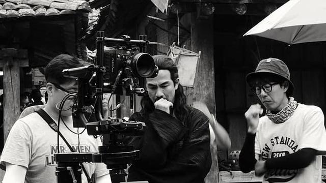 Joe Taslim saat syuting The Swordsman (Instagram/ joe_taslim - https://www.instagram.com/p/Bf-Q7cXHwH9/)