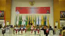Suasana saat penyerahan Daftar Penduduk Potensial Pemilih Pemilihan (DP4) Pilkada Serentak 2015 di Kemendagri, Jakarta, Rabu (3/6/2015). Penerimaan DP4 menjadi titik tahapan penggunaan anggaran pilkada serentak. (Liputan6.com/Yoppy Renato)