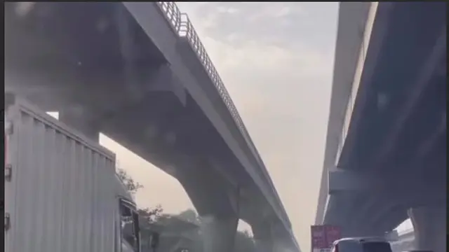 Viral Pemotor Masuk Tol Japek