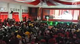 Calon presiden petahana, Joko Widodo memberikan sambutan saat menghadiri pelantikan dan konsolidasi tim kampanye daerah di Panti Marhaen, Kantor DPD PDIP Semarang, Sabtu (20/10). Jokowi melakukan kunjungan di Semarang selama dua hari (Liputan6.com/Gholib)