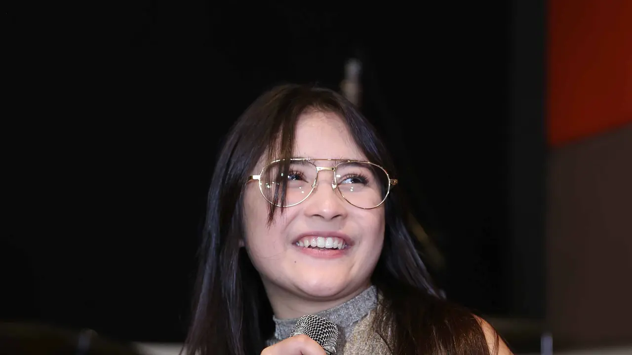 Prilly Latuconsina