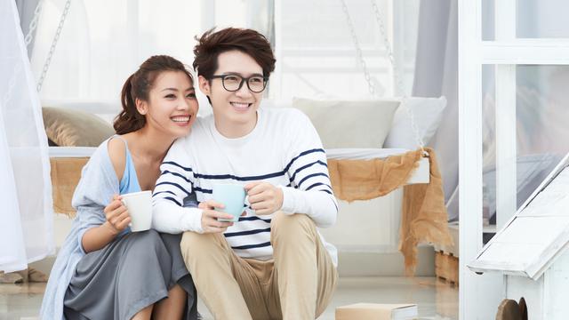 pasangan cinta menikah
