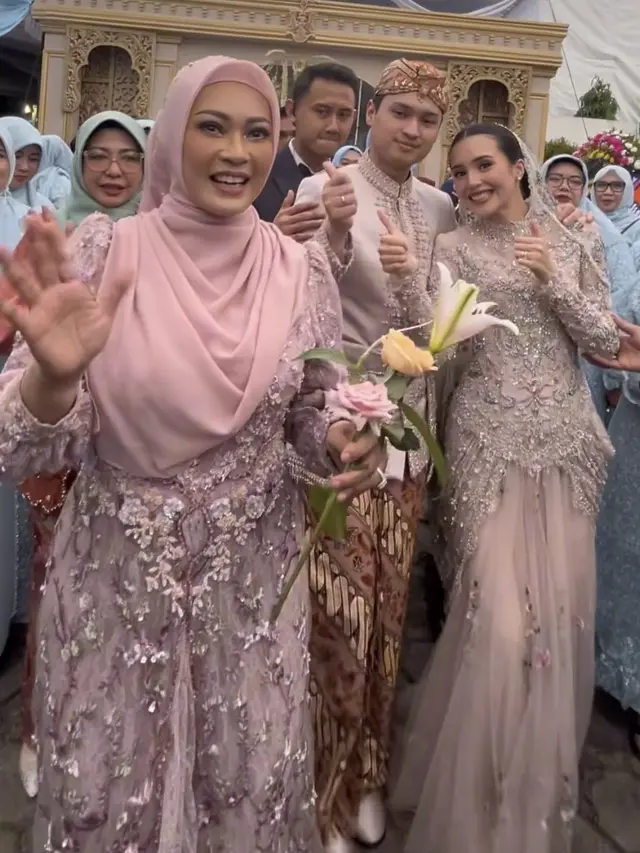 Ngunduh Mantu Beby Tsabina dan Rizky Natakusumah. [@irnadimyati]