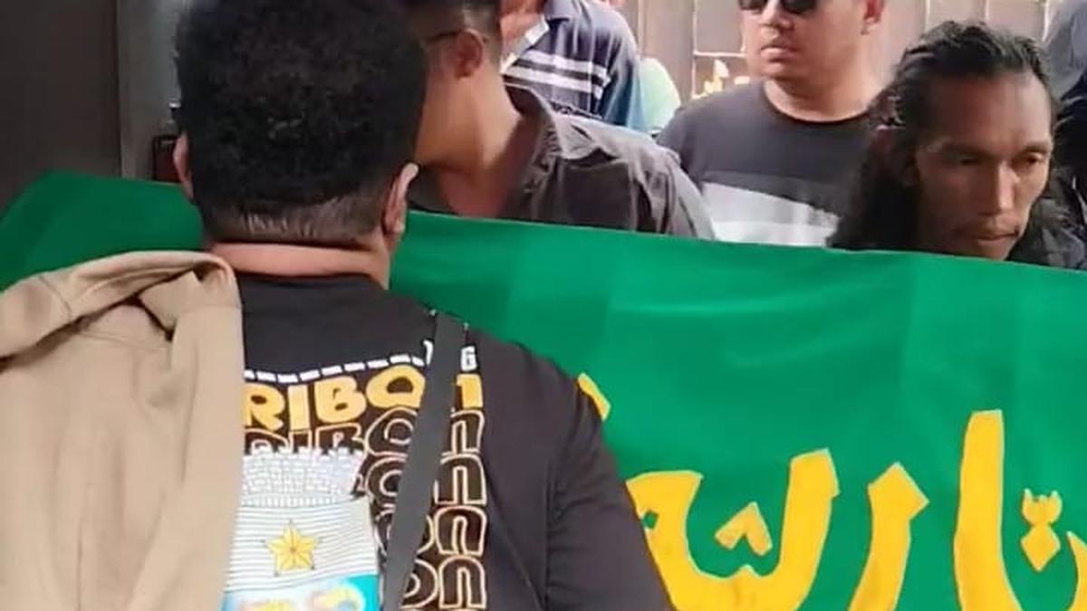 Jenazah Gustiwiw Tiba di Rumah Duka, Sang Ibu Menangis Histeris