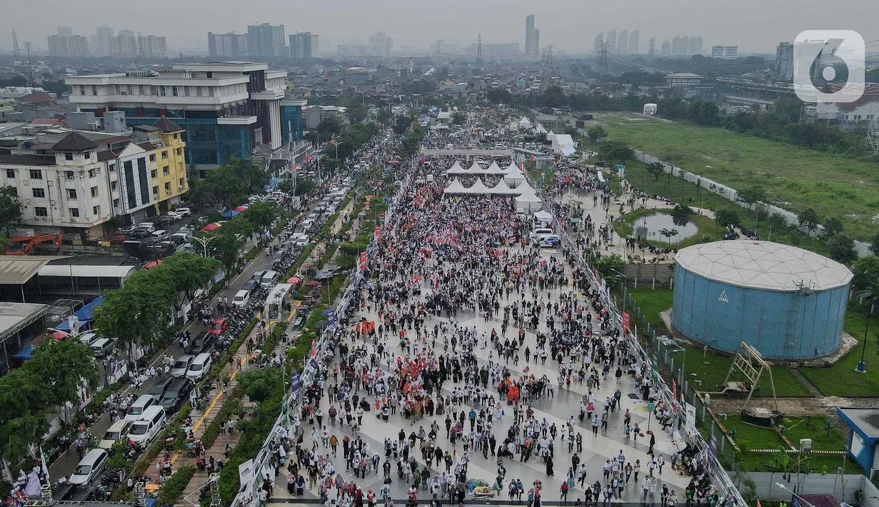 <p>Kampanye akbar tersebut bertajuk &ldquo;Kumpul Akbar Ber1 Berani Berubah&rdquo;. (Liputan6.com/Herman Zakharia)</p>