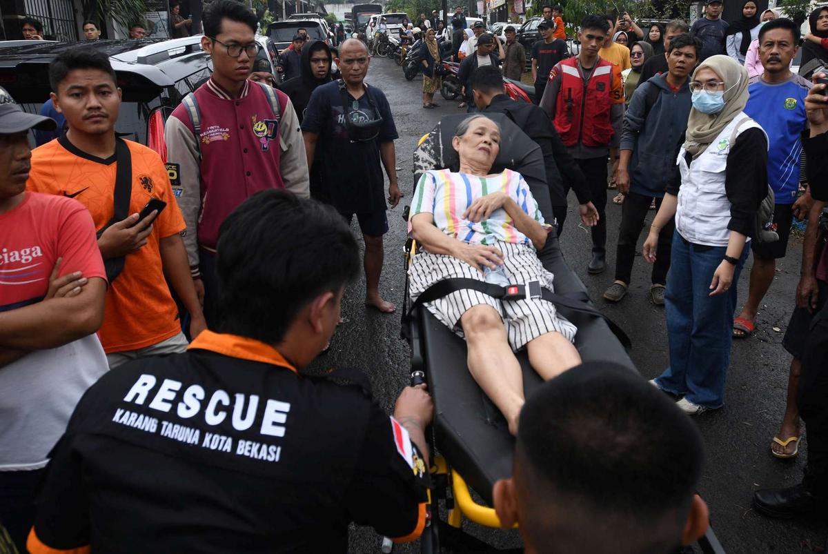 Banjir di Vila Nusa Indah Bogor