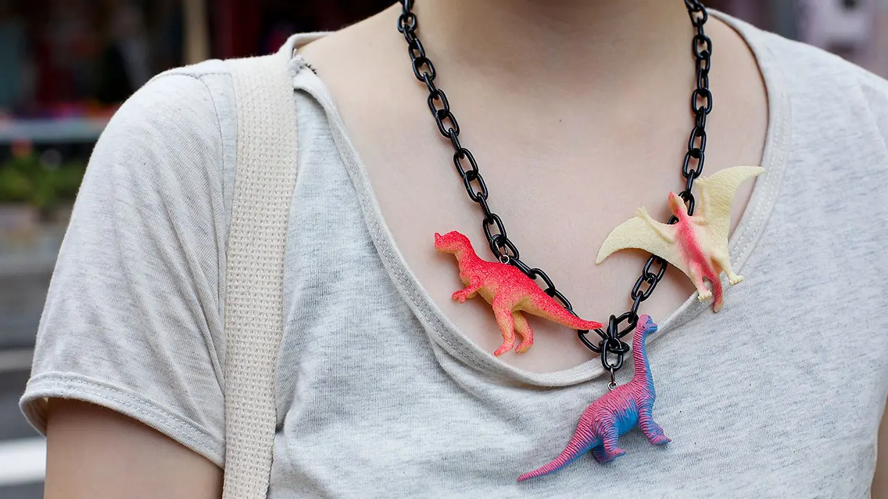 13 Kalung Ini Bikin Para Pecinta Dinosaurus Iri 'To the Max'