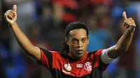 Dirinya memutuskan kembali ke Brasil bersama klub Flamengo pada Jnauari 2011. (AFP/Christophe Simon)