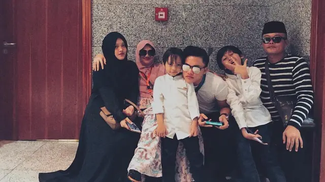 [Fimela] Kenangan Rizky Febian dan Lina