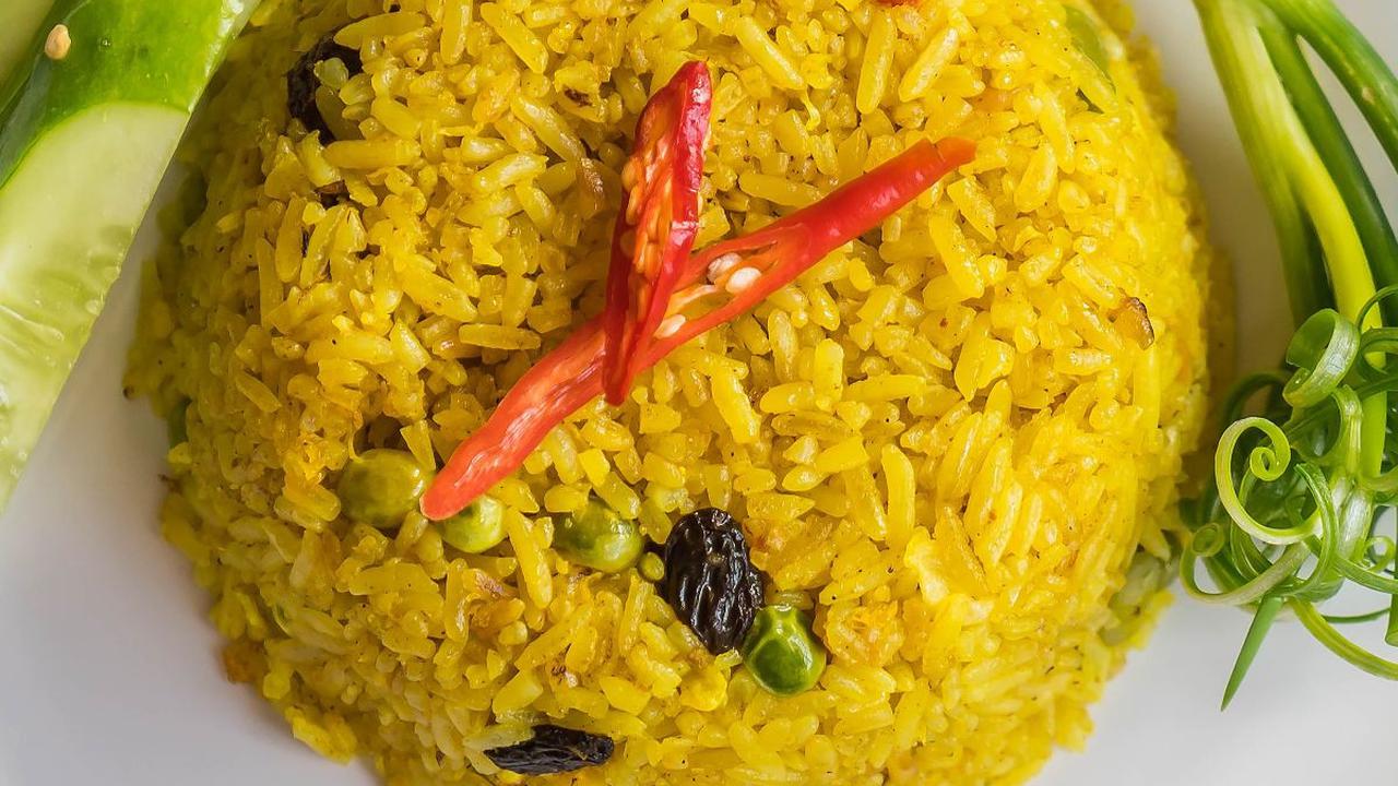 Bermacam-macam sekali bukan? Anda bisa pilih resep mana yang ingin Anda recook mulai dari yang paling simpel menggunakan bumbu instan sampai yang paling komplek seperti dibuat tumpeng.