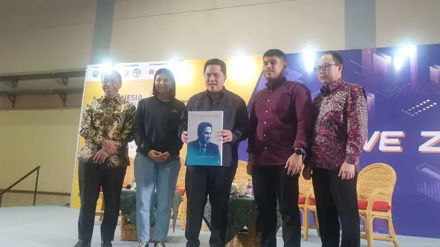 Menteri Badan Usaha Milik Negara (BUMN) Erick Thohir meluncurkan biografi berjudul "(Bukan) Kisah Sukses Erick Thohir"