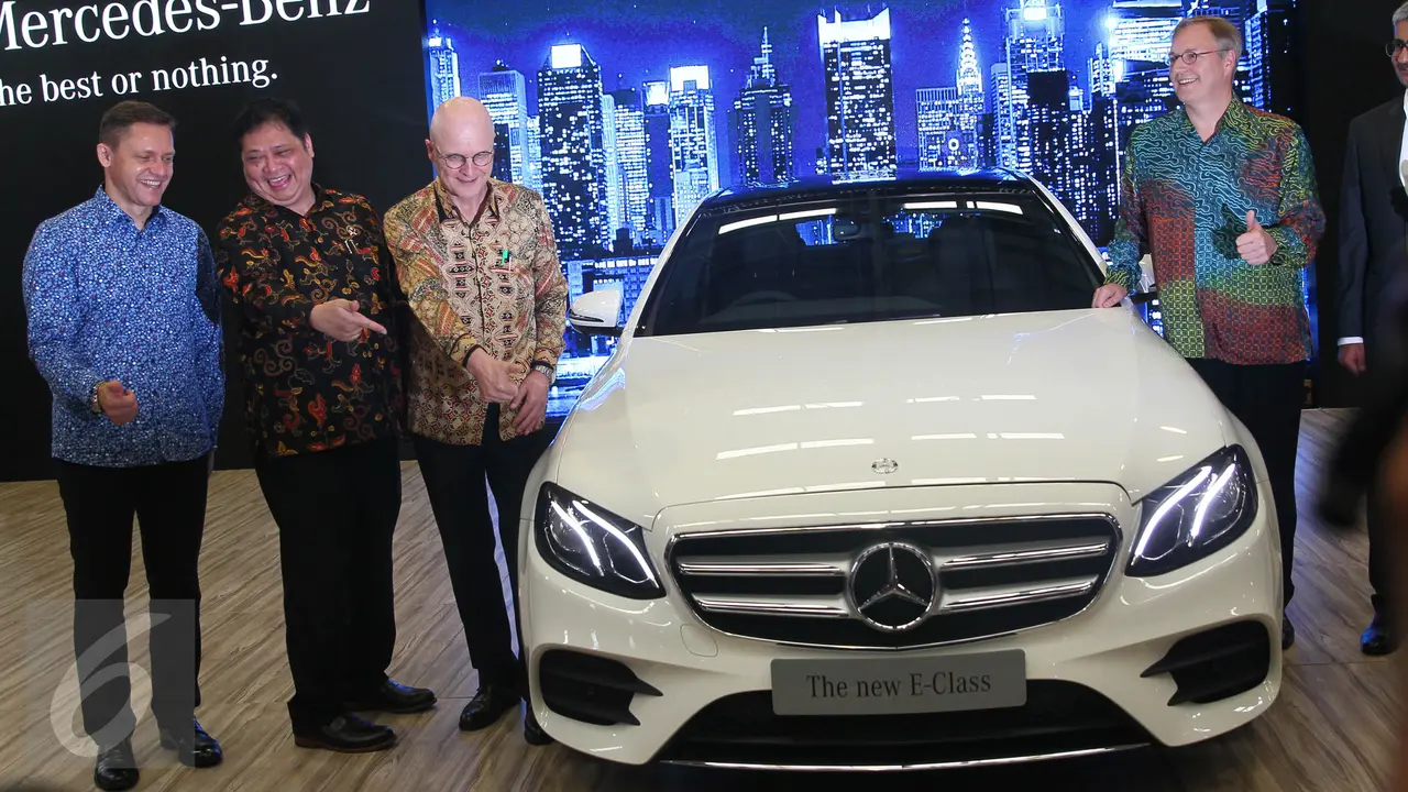 Melihat Proses Perakitan Mercedes-Benz di Bogor