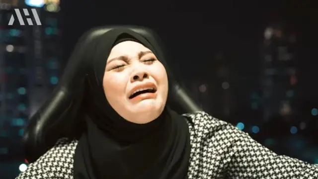 Ekspresi Aurel Hermansyah ketakutan makan di tempat tinggi