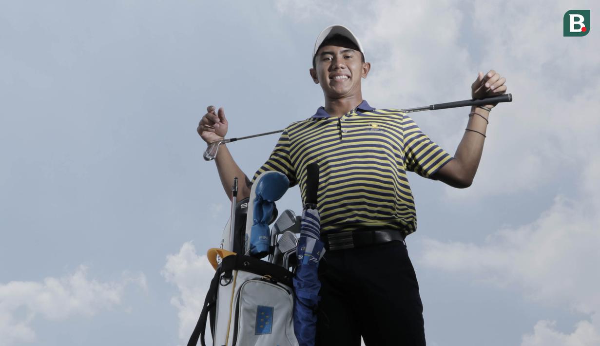 Pegolf Indonesia, Narajie Emerald Putra, berpose usai latihan di Padang Golf Modernland, Tangerang, Rabu (28/3/2018). Narajie akan memeprkuat tim golf indonesia di 2 nomor yaitu individual putra dan beregu putra. (Bola.com/M Iqbal Ichsan)