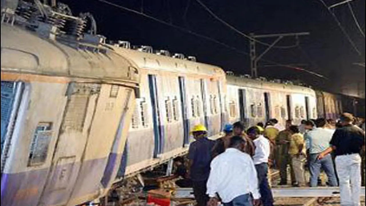 Ada Ledakan Saat Kereta India Tergelincir 4 Tewas, Sabotase?BLM