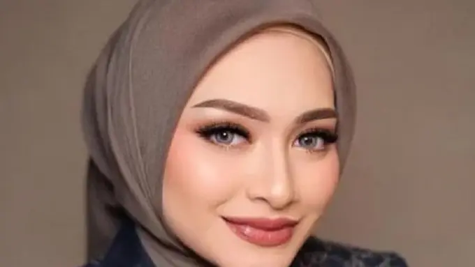 Nathalie Holscher (Foto: Instagram/@nathalieholscher)