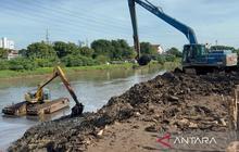 DKI Jakarta Intensifkan Pengerukan Lumpur untuk Tingkatkan Daya Tampung Air dan Antisipasi Banjir