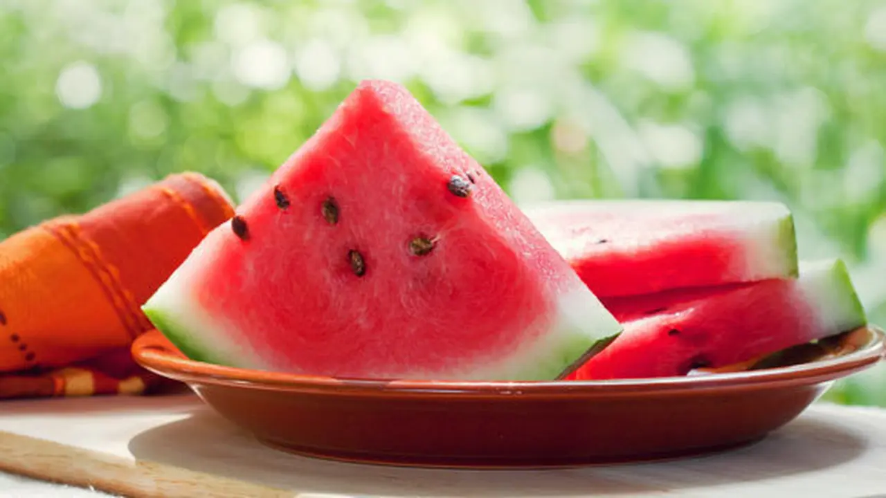 (c) shutterstock