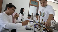 Kelas Komunitas Amanah: Anak Muda Kreatif Racik Parfum Mandiri untuk UMKM