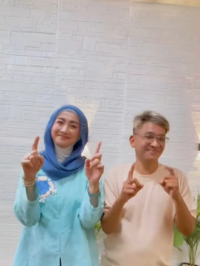 Desy Ratnasari dan Ruben Onsu