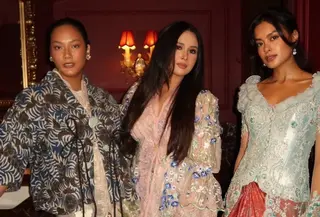 Inspirasi OOTD Kenakan Wastra yang Bisa Dikenakan saat Parade Wastra Nusantara 2025. [@evacelia]