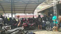 Demo Lengserkan Bupati Pati Ricuh, Massa Lempar Botol dan Kejar Polisi