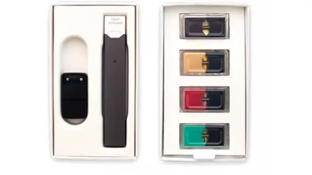 Wujud Rokok Elektrik JUUL bersama Pod-nya (Foto : Buzz Feed News)