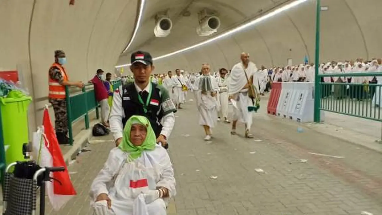 Kursi roda jemaah haji