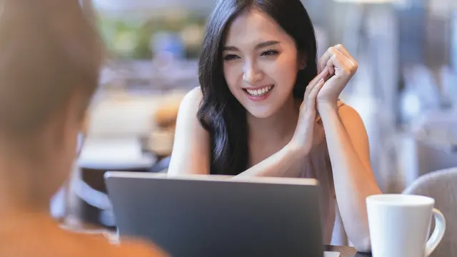 wanita september orang nyaman di dekatmu