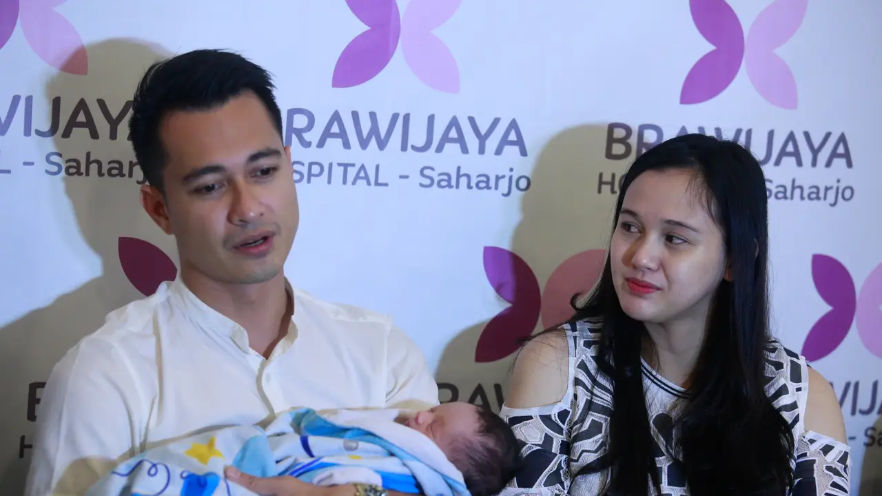 [Fimela] Eza Gionino dan Meiza Aulia