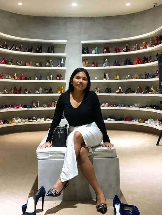 Nama Felicia Putri mulai dicari publik ketika ia muncul saat Hotman Paris berulang tahun yang ke-59, pada Oktober 2018 lalu. (Liputan6.com/IG/feliciahutapeaaa)