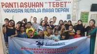 Komunitas Prabowo-Gibran (Kopdaran)&nbsp;Komunitas Prabowo-Gibran (Kopdaran) melakukan kegiatan 'Peduli Pendidikan Anak Yatim Piatu dan Pemberian Makan Bergizi Gratis' pada Sabtu 13 Juli 2024 di Panti Asuhan Tebet, Yayasan Remaja Masa Depan, Jakarta Selatan. (Ist)