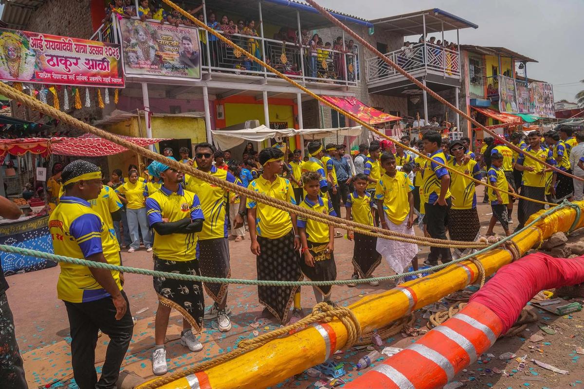 FOTO:  Ujian Nyali Ketinggian  Dalam Tradisi Devkathis