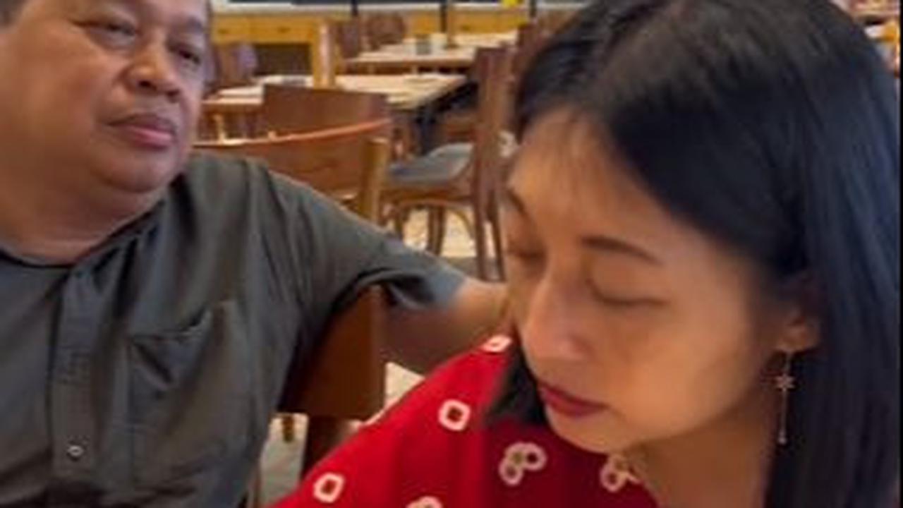 Namun tak berlangsung lama, si istri lantas tersadar.
