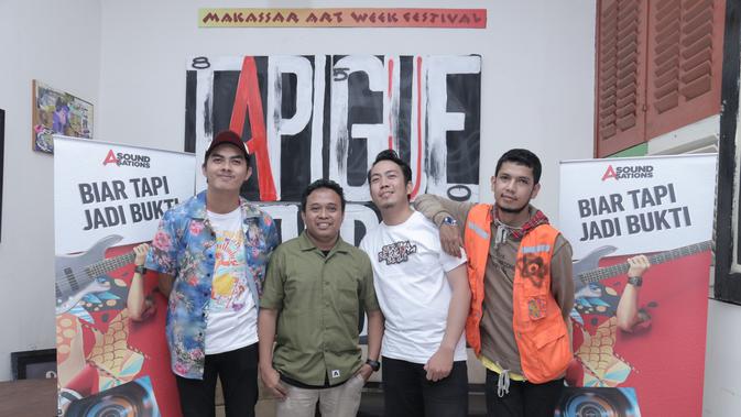 Ki-ka - Dandi Widi (fotografi) , Muhammad Sukardi  (Pengelola Kopi Alps Makassar), Haydier Novrianto (musik), farid Prasetya (visual art) dalam acara Makassar Art Week Festival 2019 (08/03).