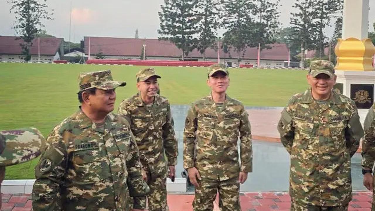 6 Potret Raffi Ahmad Retreat di Akmil Magelang Berseragam Komcad, Pose Bareng Prabowo dan Mayor Teddy