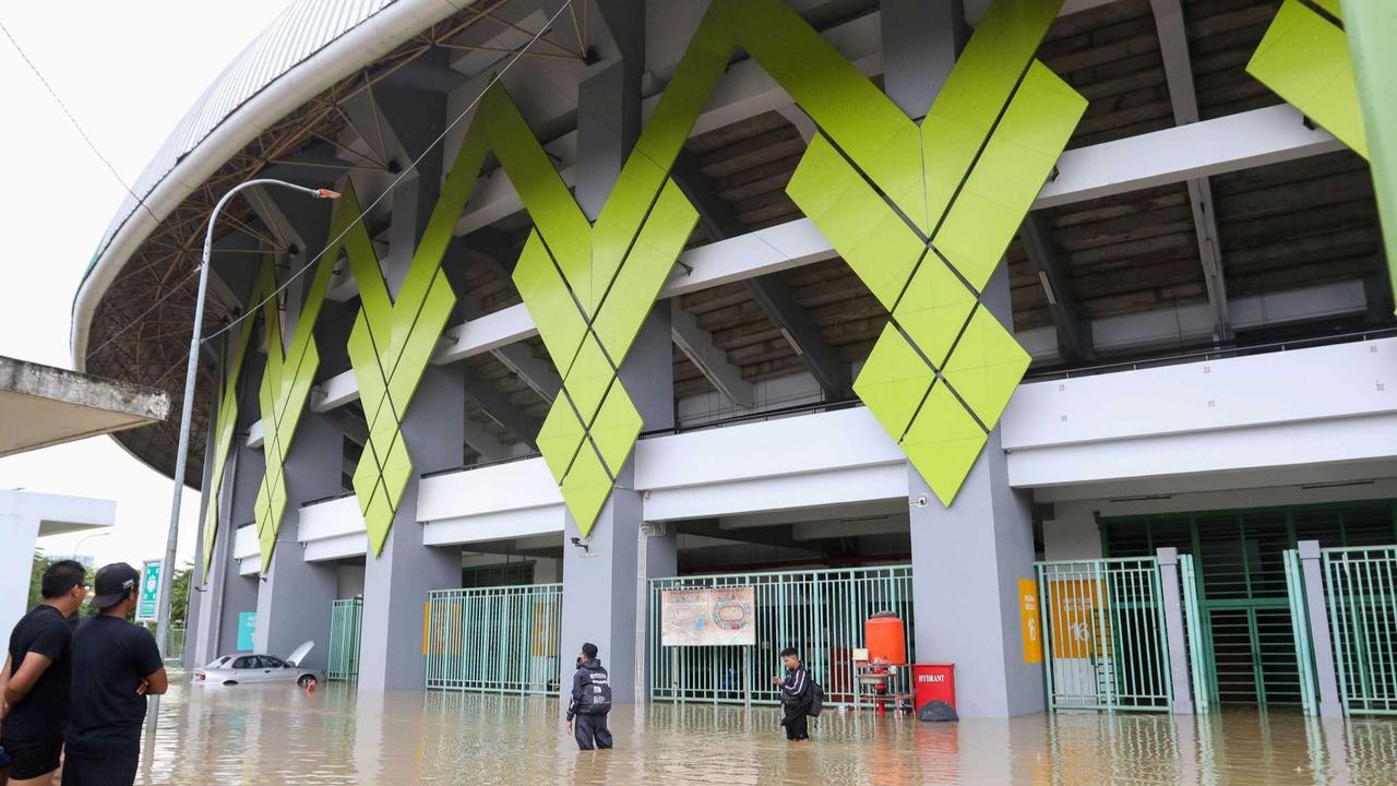 Stadion Patriot Chandrabhaga Bekasi Dikepung Banjir