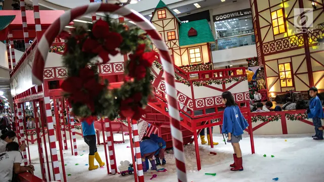 Menikmati Nuansa Natal di Mal Jakarta