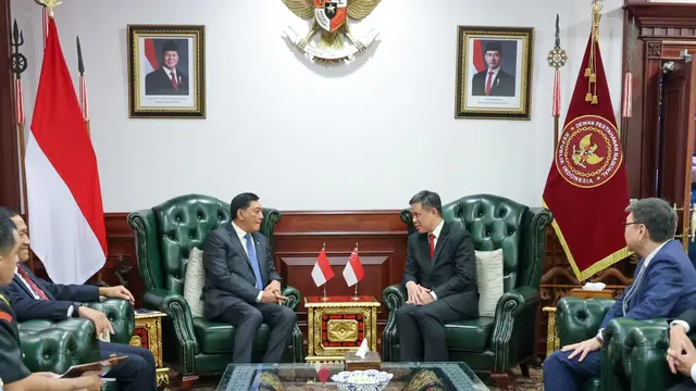 Menteri Pertahanan Indonesia Sjafrie Sjamsoeddin menerima kunjungan dari Menteri Pertahanan Singapura Chan Chun pada Selasa (5/8/2025) di Jakarta (Dok. Mindef Singapore).