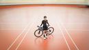 Pebalap sepeda putri Indonesia, Ayustina Delia Priatna berpose di depan fotografer setelah berlatih untuk ajang UCI Track Nations Cup 2023 di Jakarta International Velodrome, Rawamangun, Jakarta, Kamis (16/02/2023). (Bola.com/Bagaskara Lazuardi)
