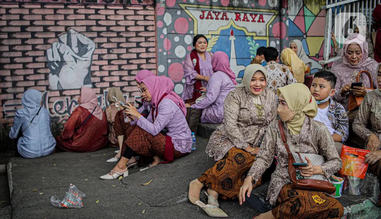 Sebelumnya, petugas pemadam kebakaran pertama kali menerima informasi dari warga pada pukul 10.03 WIB.  (Liputan6.com/Faizal Fanani)