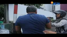 Kericuhan terjadi saat sejumlah wartawan mengambil gambar usai OTT di Kantor BPN, purwakarta, Jawa Barat.