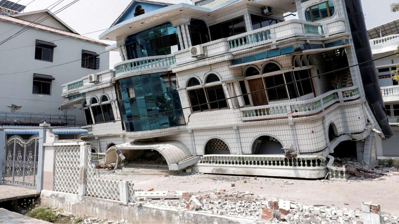 Kehancuran bangunan akibat gempa mematikan Myanmar